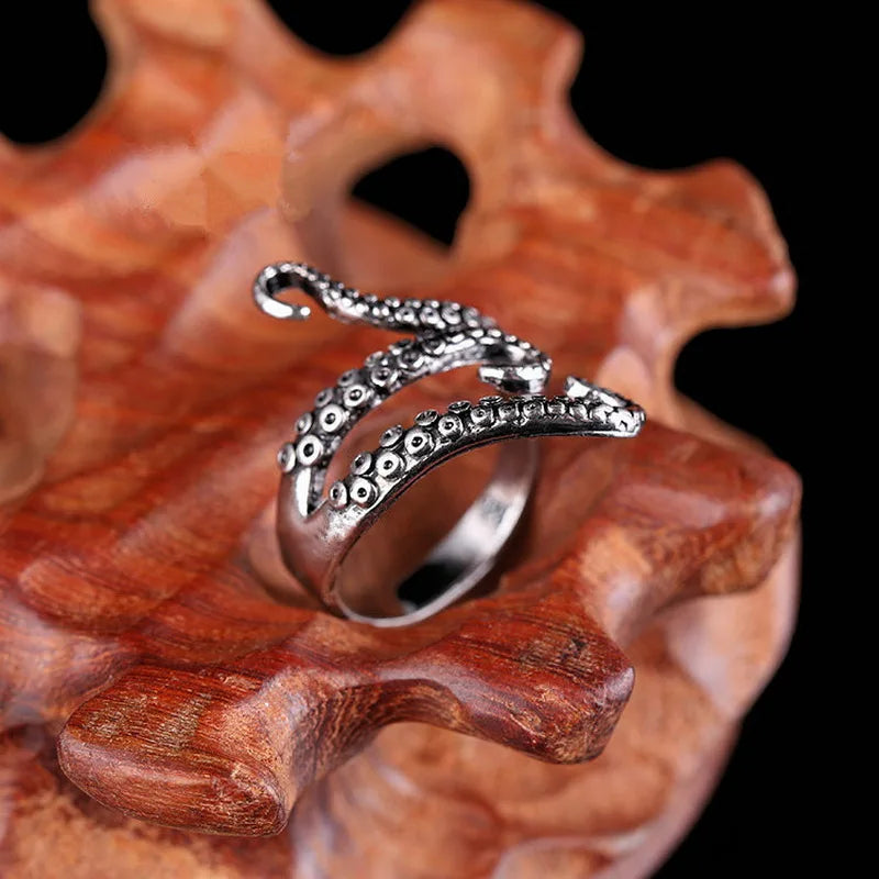 Adjustable Gothic Octopus Tentacle Ring