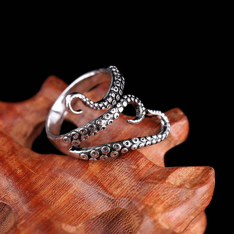 Adjustable Gothic Octopus Tentacle Ring