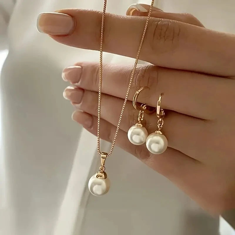 Elegant Vintage Gold Pearl Necklace & Earring Set
