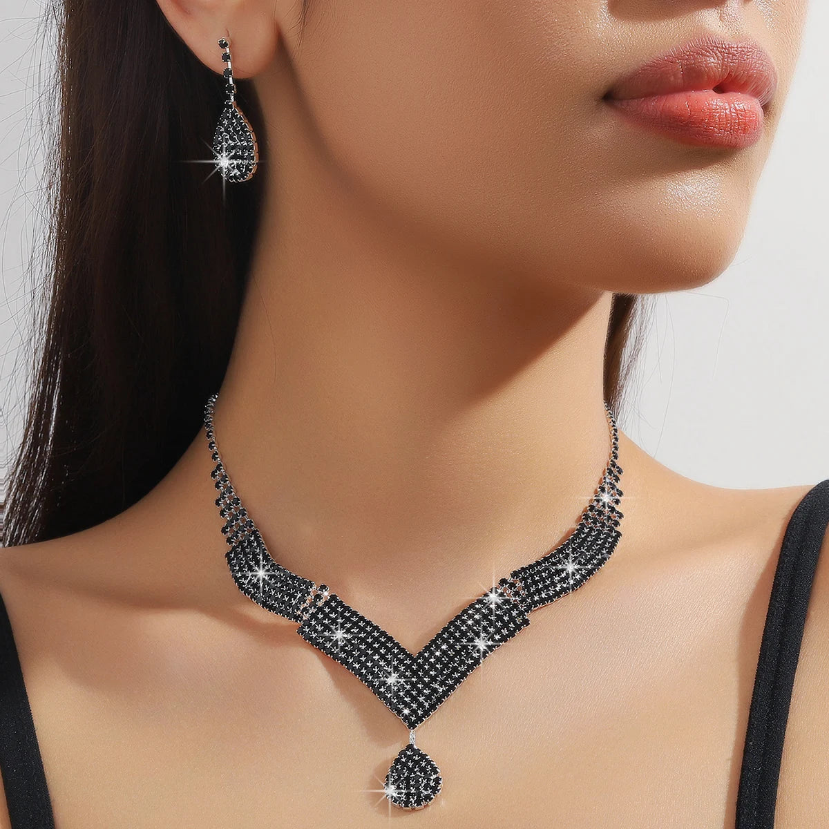 Elegant 3-Piece Rhinestone Teardrop Bridal Jewelry Set