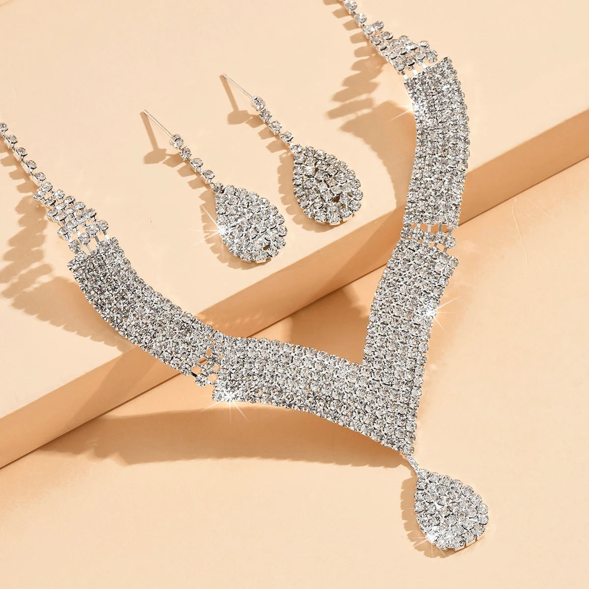 Elegant 3-Piece Rhinestone Teardrop Bridal Jewelry Set