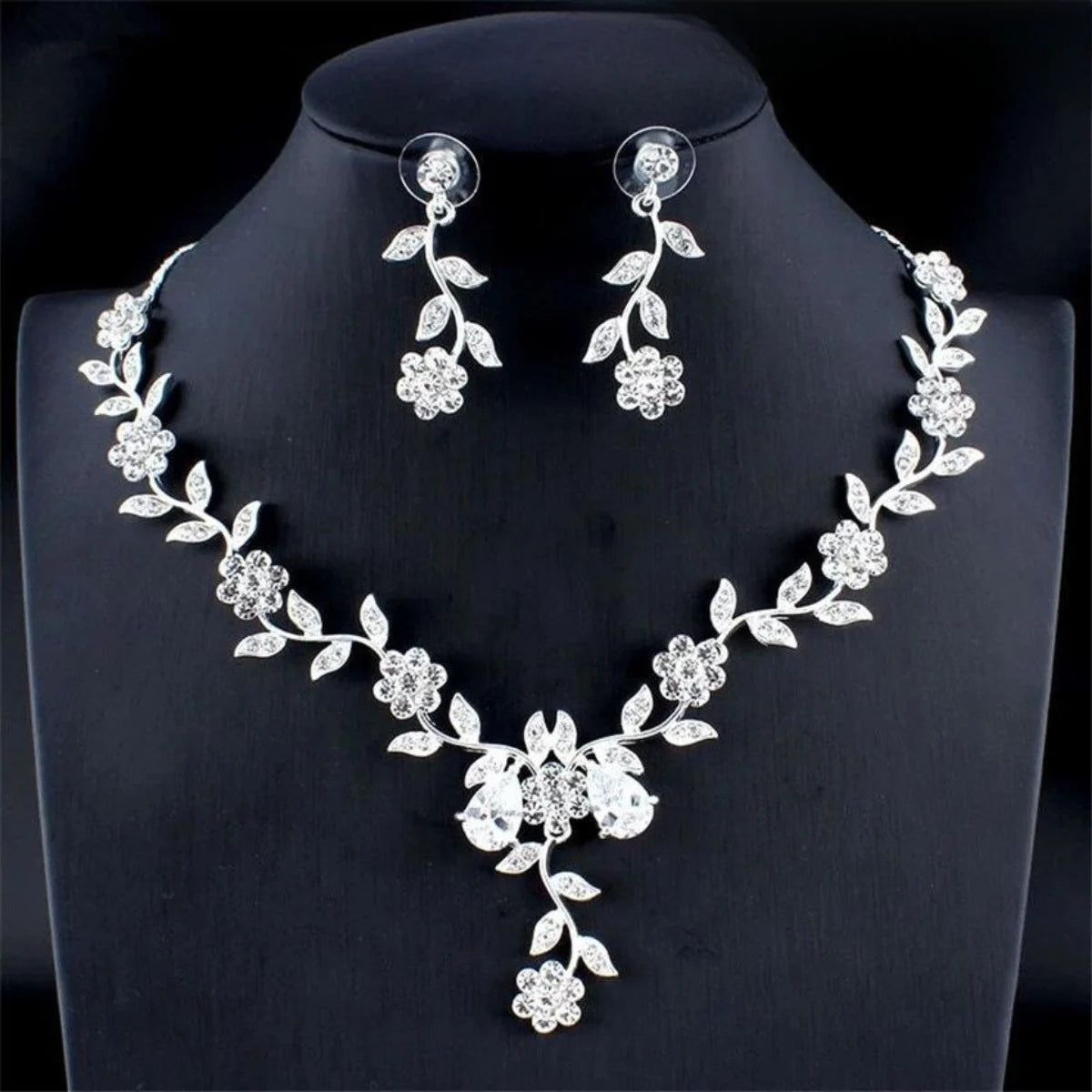 Elegant 3-Piece Rhinestone Teardrop Bridal Jewelry Set