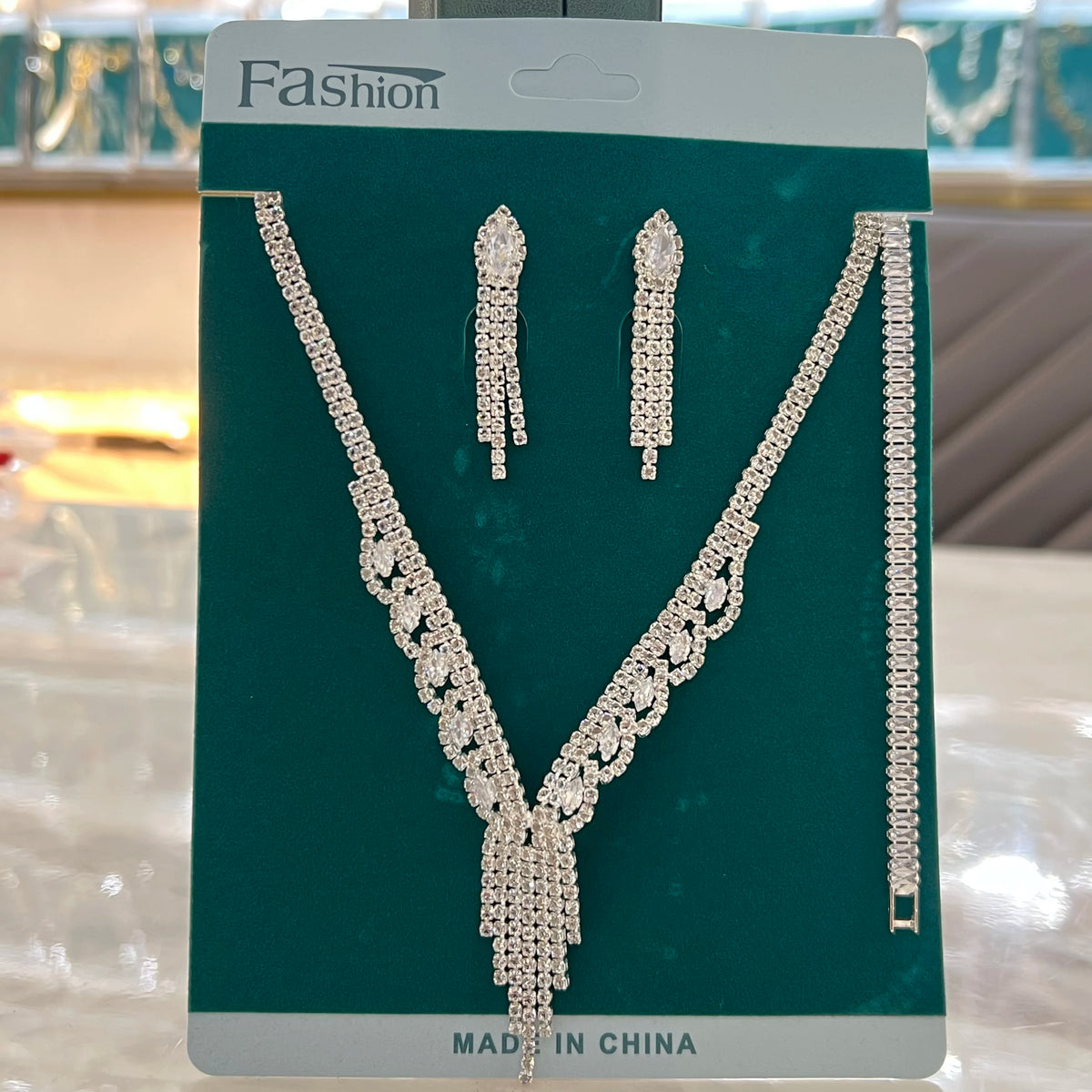 Elegant 4-Piece Hollow Tassel Bridal Jewelry Set