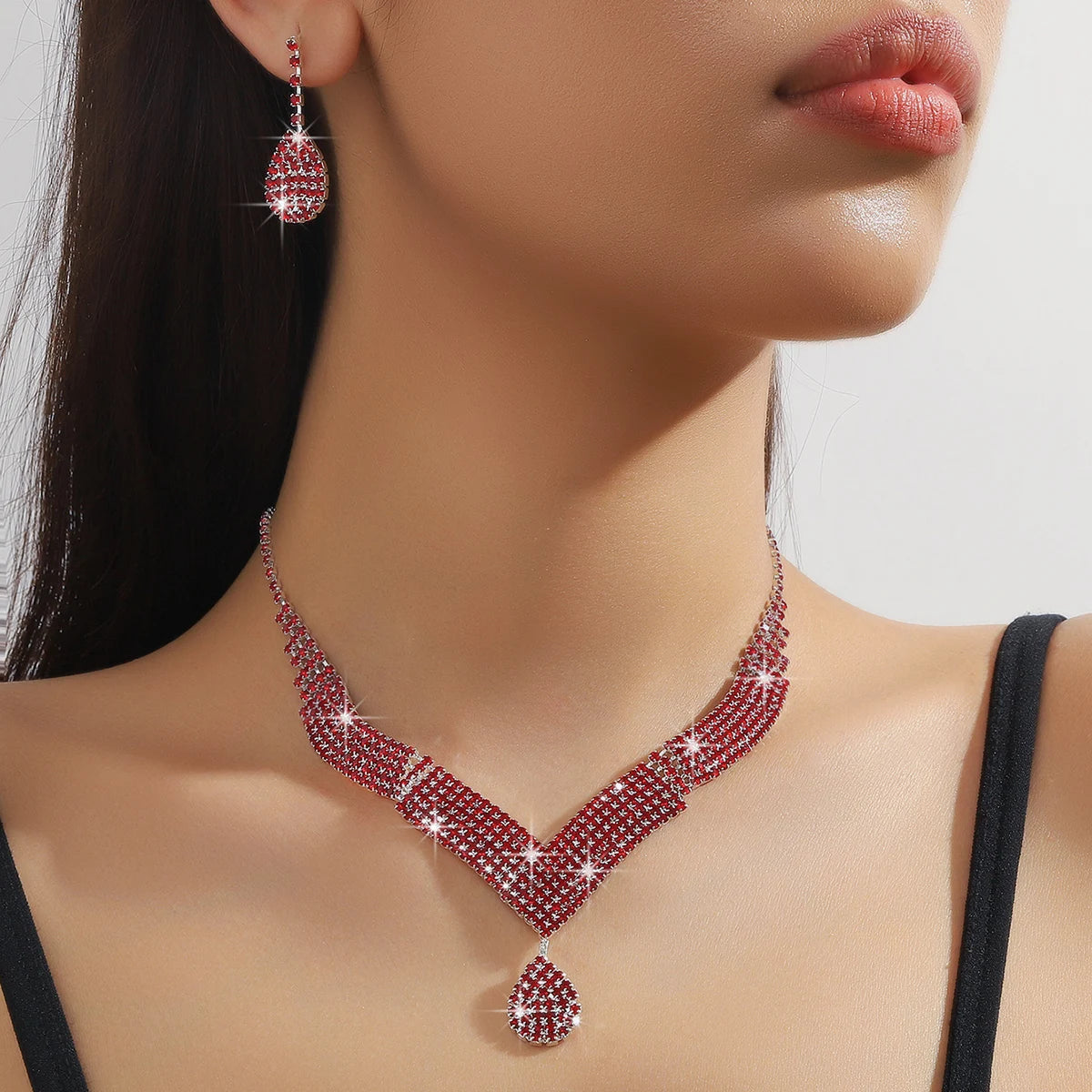 Elegant 3-Piece Rhinestone Teardrop Bridal Jewelry Set