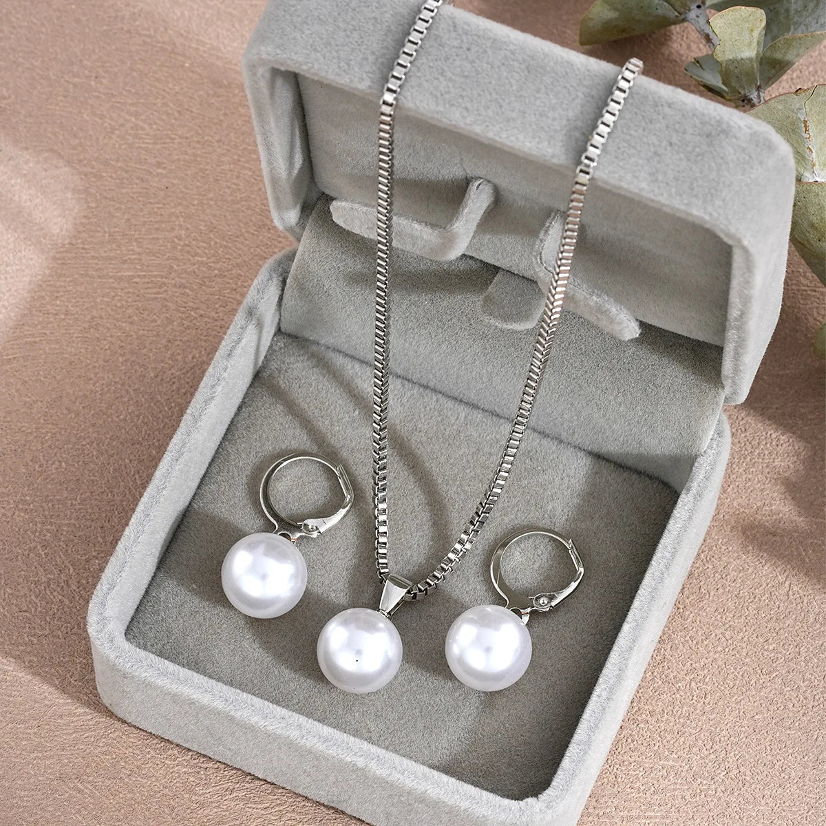 Elegant Pearl Pendant Necklace & Earring Jewelry Set