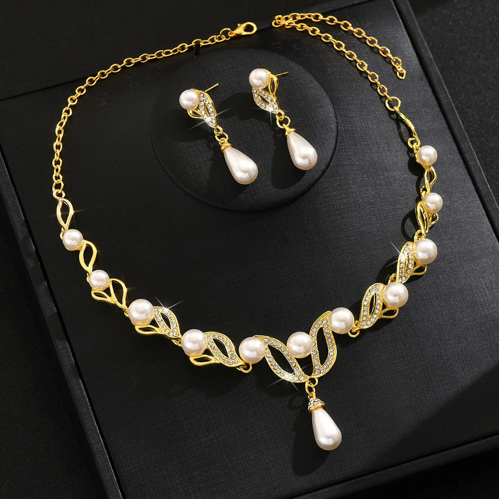 Elegant Vintage Pearl Necklace & Earrings Jewelry Set