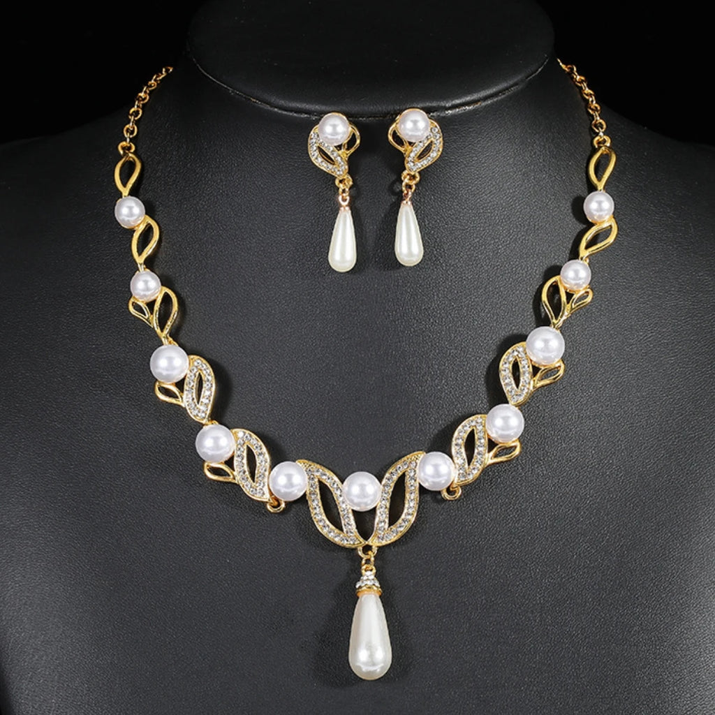 Elegant Vintage Pearl Necklace & Earrings Jewelry Set